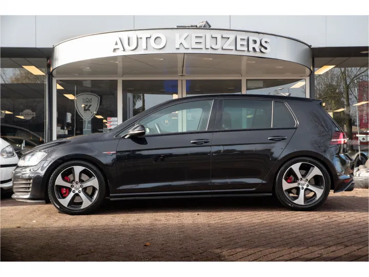 Volkswagen Golf 2.0 TSI GTI Performance  Image 3